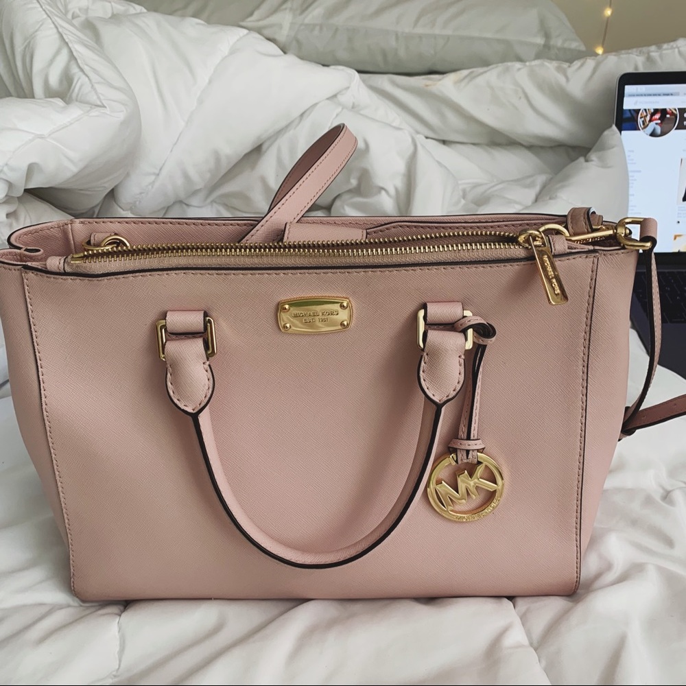 light pink crossbody michael kors bag